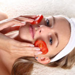 rub-tomato-on-face-opt