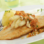 Pangasiusfilet mit frischem Spargel und Polnischer Buttersoe