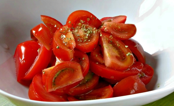 Il licopene nei pomodori riduce la steatosi epatica, l’infiammazione e il cancro al fegato pomodori