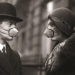 un-uomo-e-una-donna-a-londra-indossano-una-mascherina-che-copre-naso-e-bocca-disegnata-per-prevenireil-contagio_15e243fe_1200x630