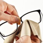Cleaning-Eyeglasses-777x518
