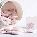 Melatonin-Tablets-Spilled-Bottle-1200x800